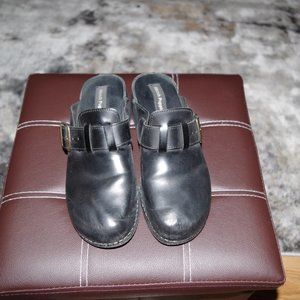 EUC Hush Puppy Clogs Size 8
